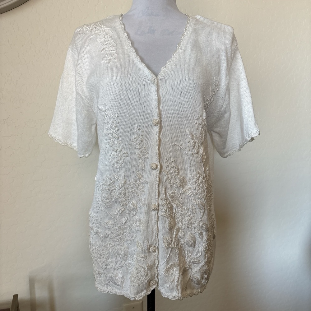 Maurada women’s Elegant White Embroidered Cardigan. Cotton Rayon. L